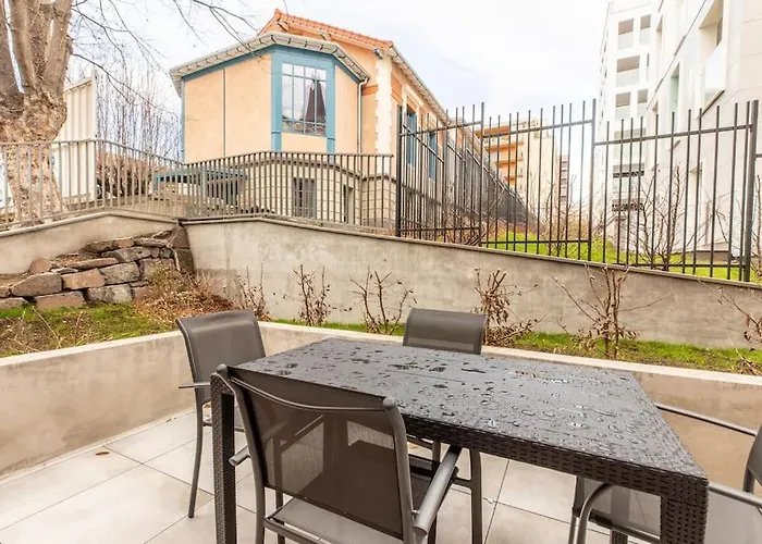 Le Vercingetorix Centre +parking